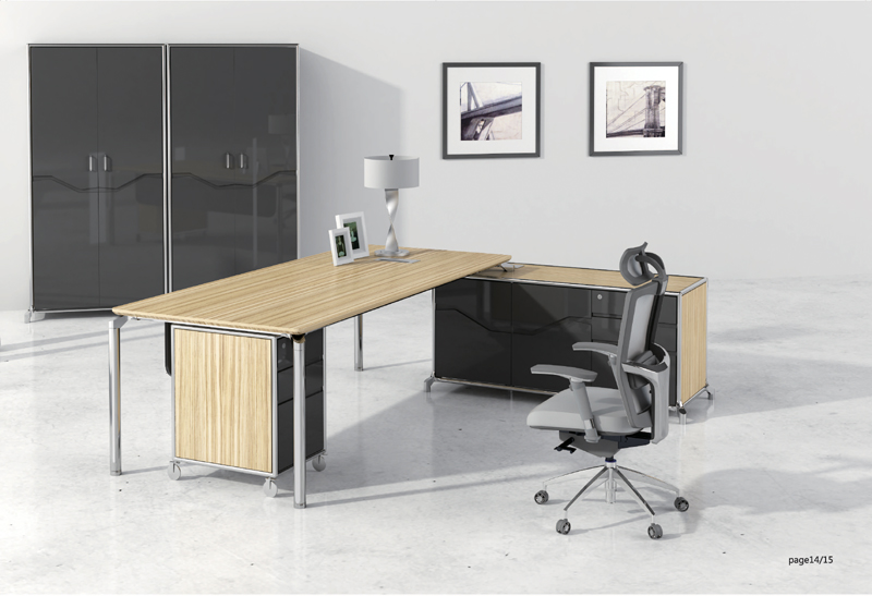 �ִ�ʵľ�칫̨